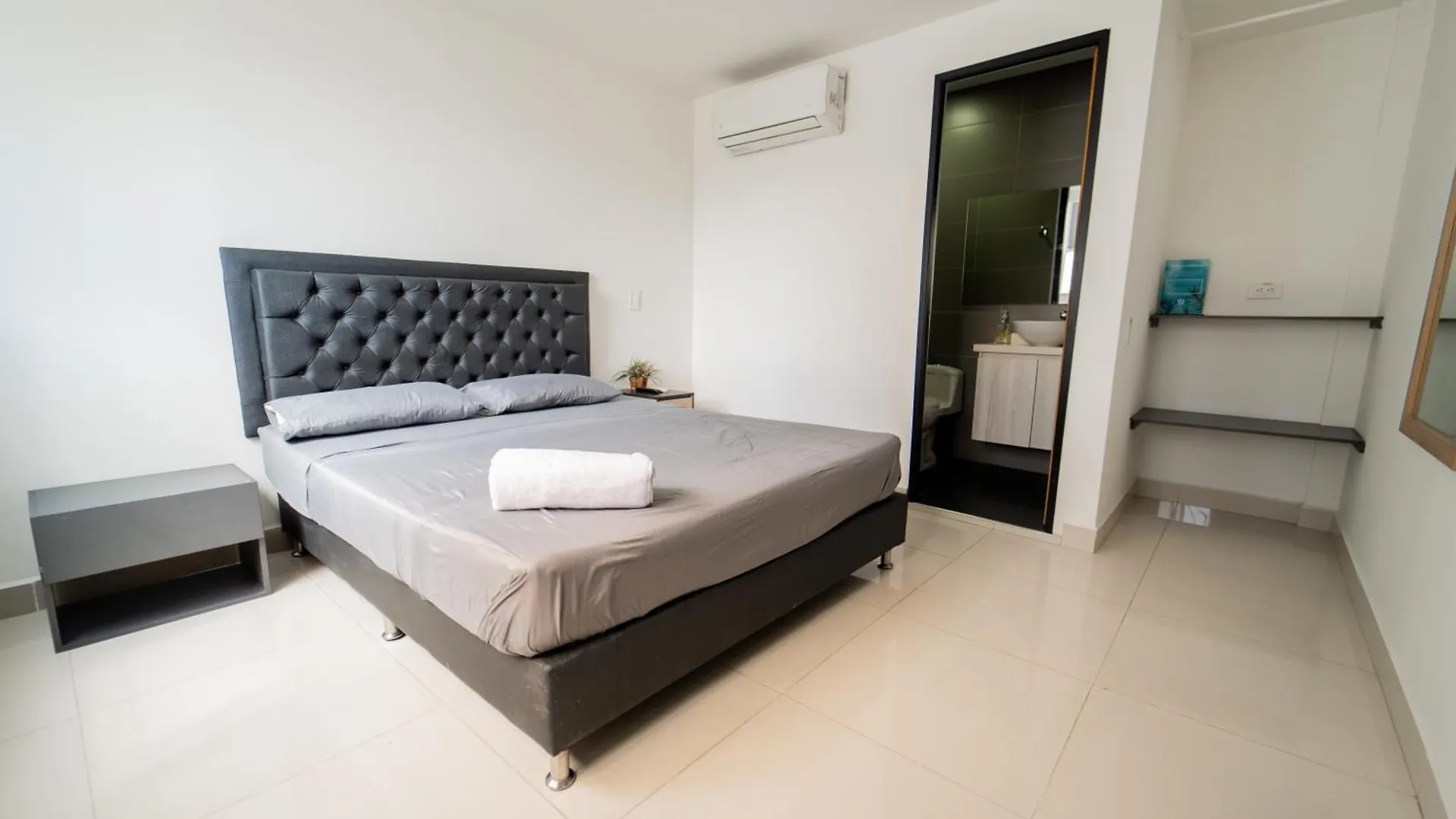 79 Hotel Medellin 3*,  Colombia